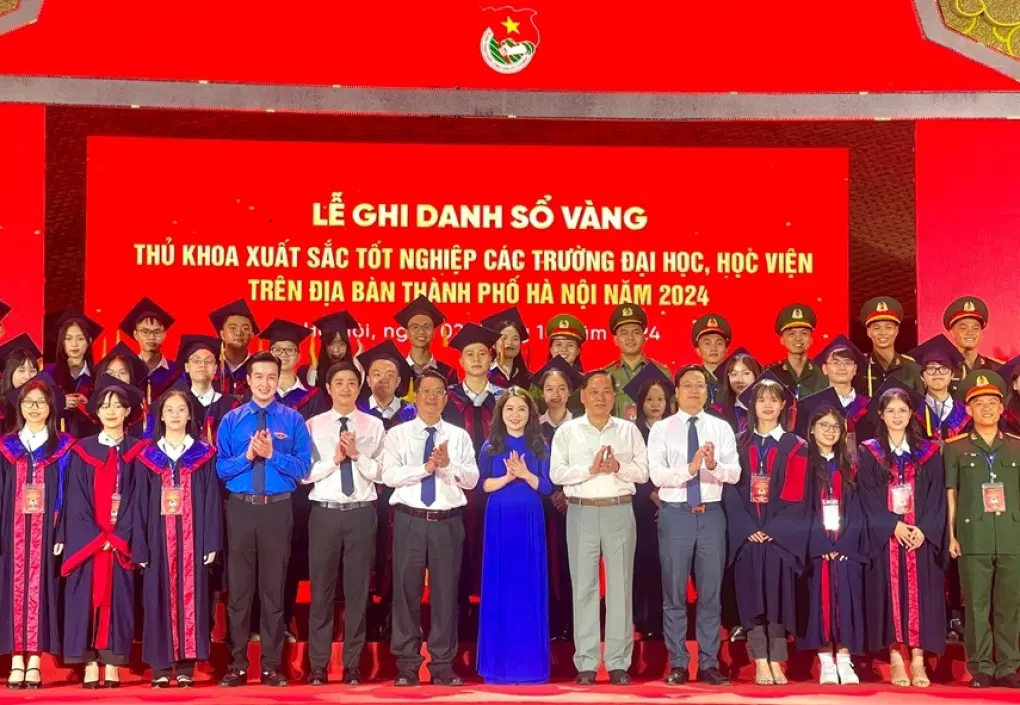 Hanoi’s outstanding valedictorians inscribed in Golden Book in 2024