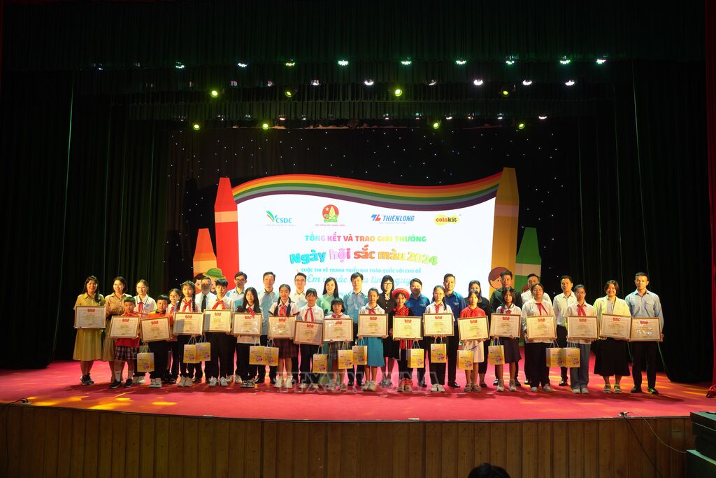 More than 140,000 works participated in the I draw volunteering colors contest