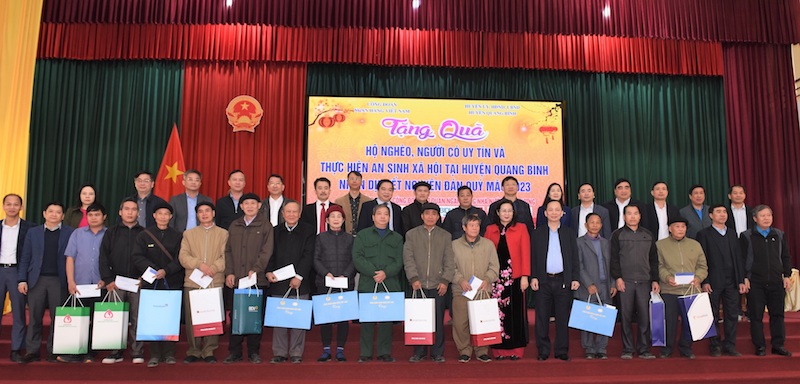 Công đoàn Agribank ủng hộ người khuyết tật và trẻ mồ côi 500 triệu đồng