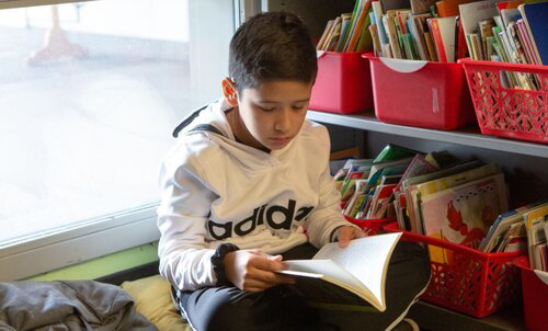 Cách chỉnh dáng ngồi chuẩn của trẻ khi học tập