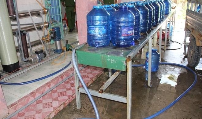 Hà Nội xử phạt hàng loạt cơ sở sản xuất nước uống đóng chai