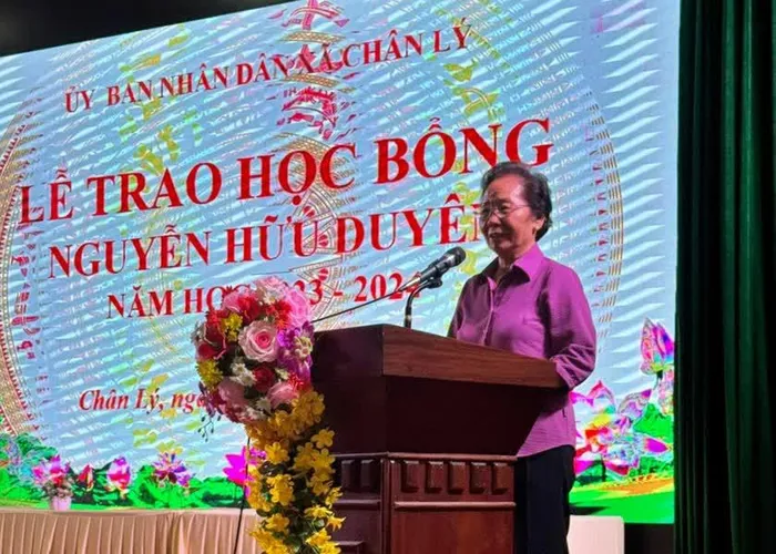 Trao học bổng Nguyễn Hữu Duyên năm học 2023-2024 tại Hà Nam