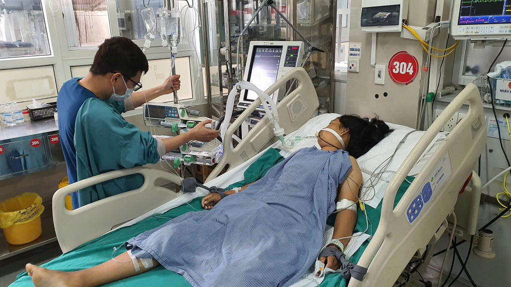 Uống nước lạ chữa bệnh, nhiều người suýt mất mạng