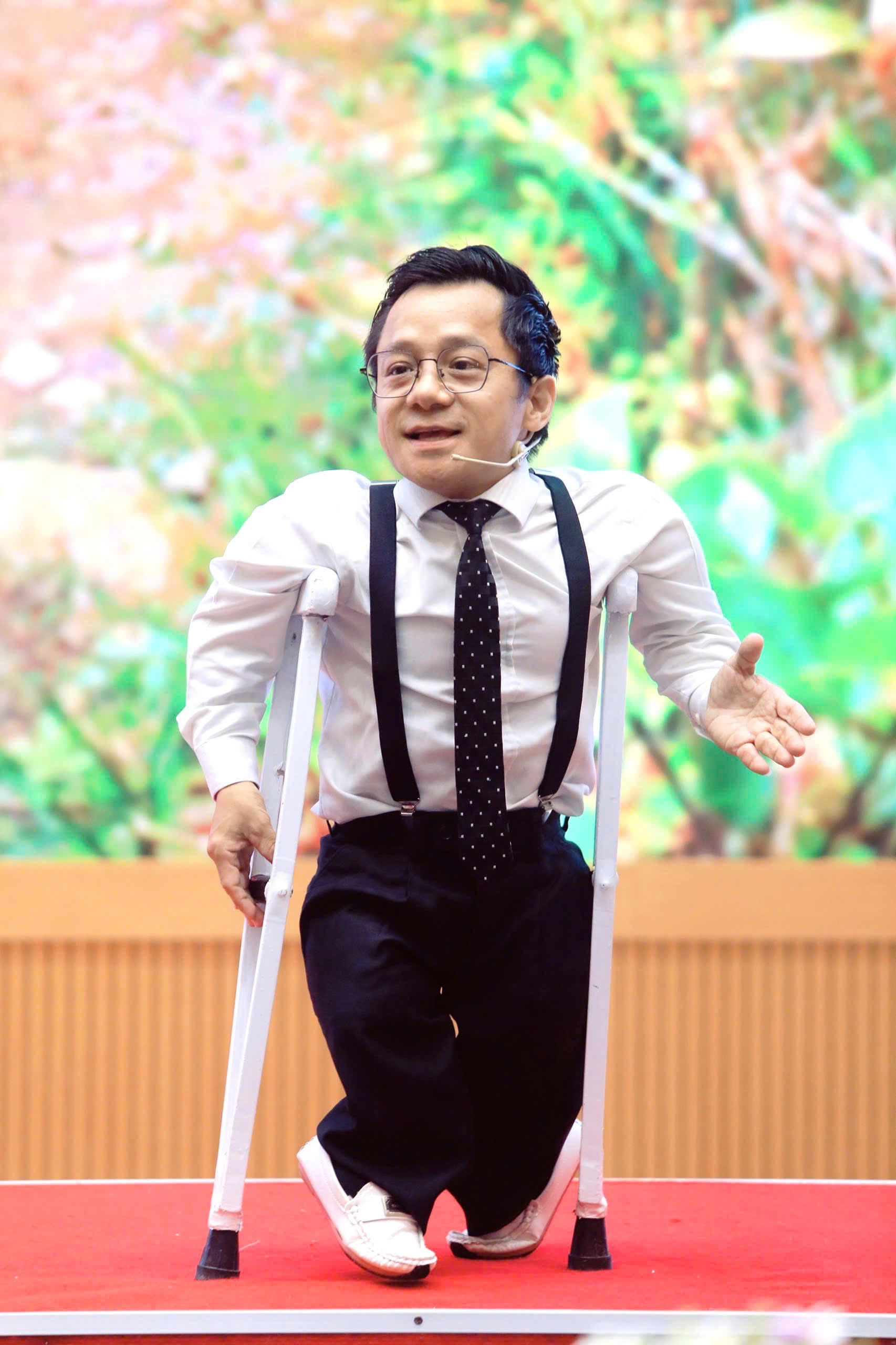 Diễn giả Nguyễn Sơn Lâm “Được sinh ra là một điều kỳ diệu, đừng lãng phí điều kỳ diệu đó”