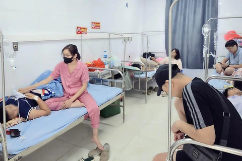 Đình chỉ bếp ăn gây ngộ độc cho hơn 50 sinh viên Trường Cao đẳng Lào Cai