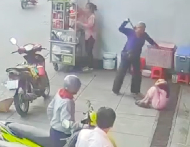 Bé gái 9 tuổi bị đánh dã man vì ‘không bán hết vé số’