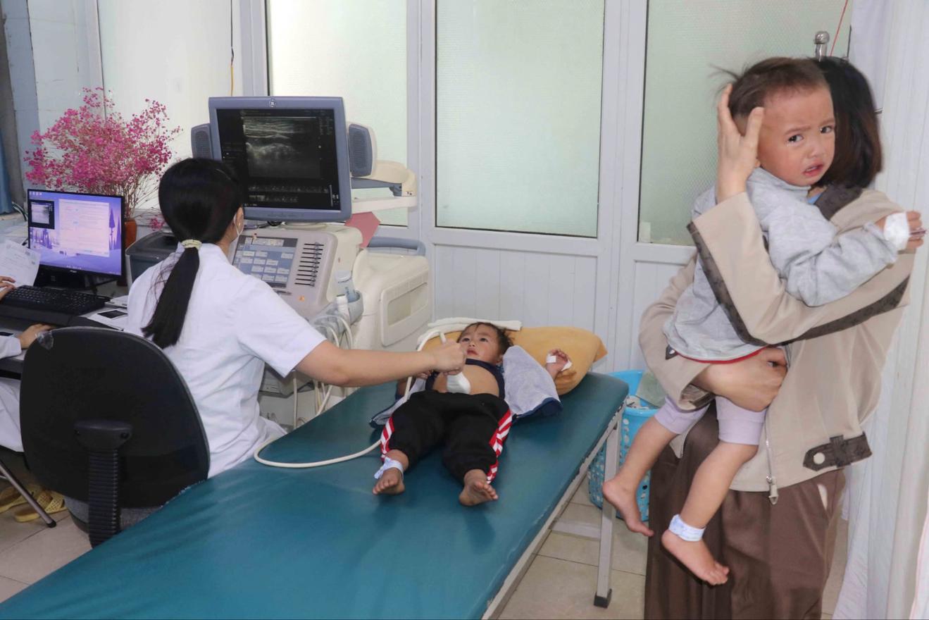 20 trẻ nghi ngộ độc thuốc diệt chuột ở Lai Châu đã xuất viện