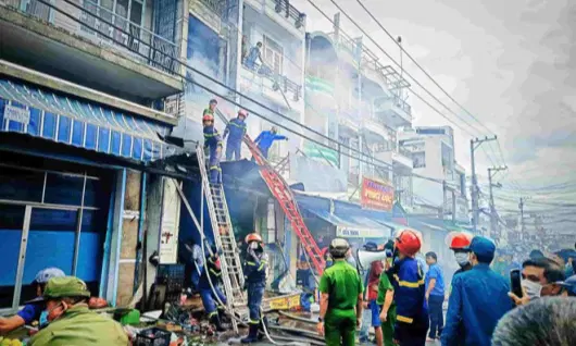 Cháy tiệm dịch vụ mai táng ở Nha Trang, 4 người chết