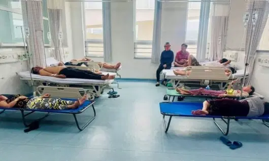 Hơn 100 người nhập viện sau khi ăn bánh mỳ