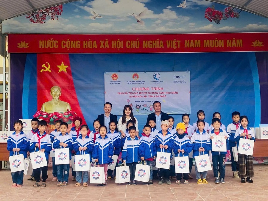 Cao Bằng  hỗ trợ trẻ em có hoàn cảnh khó khăn huyện Hòa An