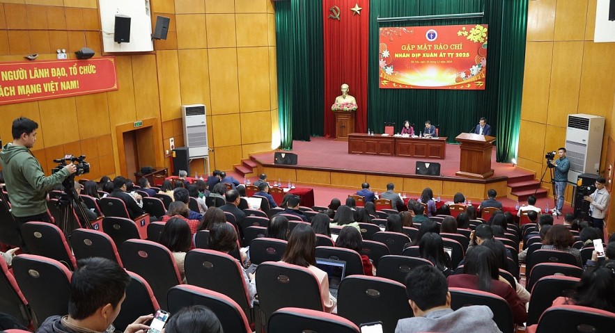 Kịp thời tháo gỡ khó khăn, vướng mắc trong thực hiện tài chính y tế trong năm 2024