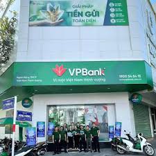 Nhân viên ngân hàng VPBank mượn tên khách hàng làm thẻ tín dụng chi tiêu