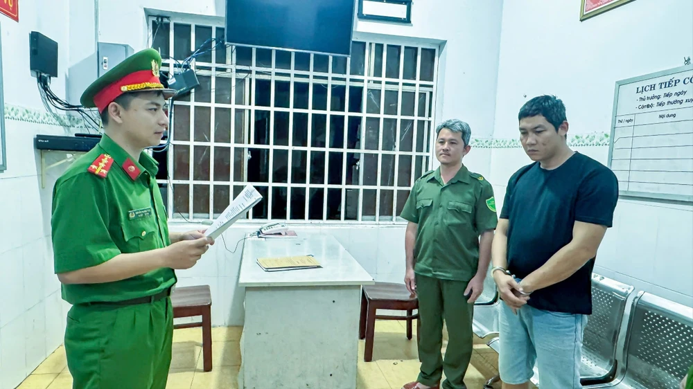 Bắt tạm giam tài xế xe tải gây tai nạn làm 2 người tử vong