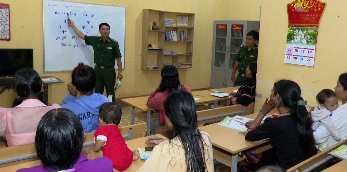 Đồng bào dân tộc thiểu số Cải thiện chất lượng cuộc sống bằng việc xóa nạn mù chữ