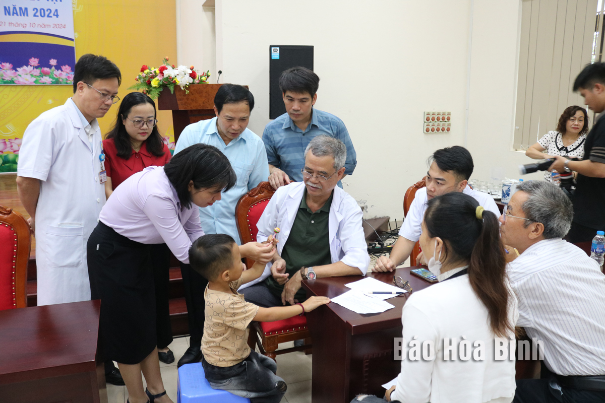 Hòa Bình Chung tay hỗ trợ trẻ em khuyết tật và gia đình khó khăn