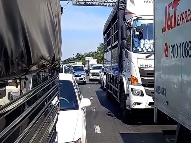 Phạt người vi phạm giao thông, đèn tín hiệu bị lỗi phạt ai