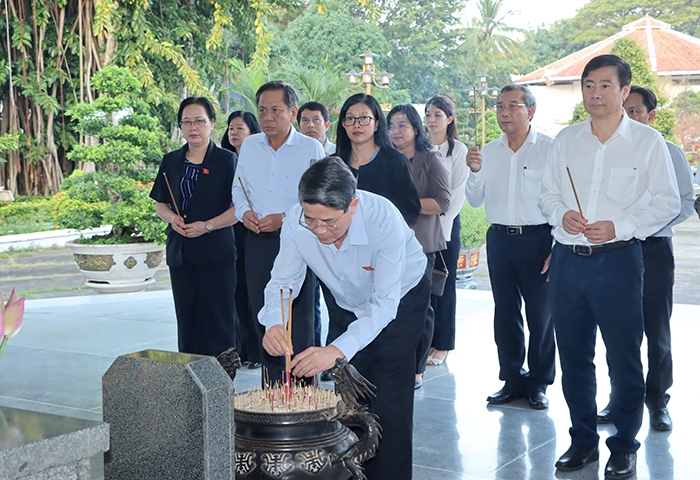 Phó Chủ tịch Quốc hội Nguyễn Đức Hải trao 460 phần quà Tết tại Đồng Tháp