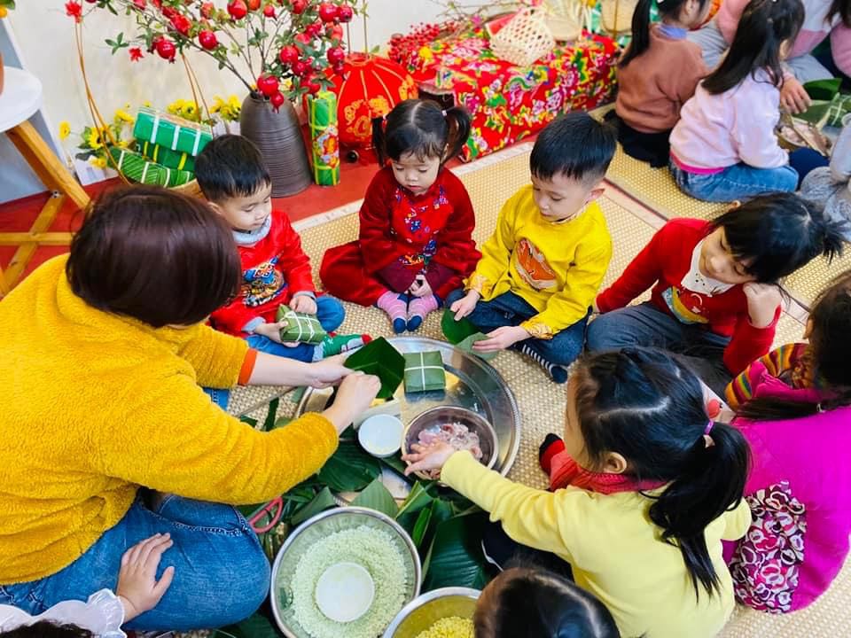Những bài học cha mẹ cần dạy trẻ trong dịp Tết