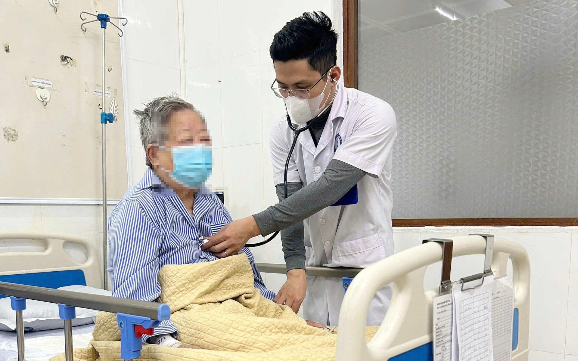 Những người có bệnh nền tim mạch cần lưu ý gì khi bị cúm mùa