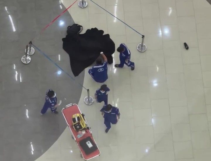 Thiếu niên tử vong nghi rơi từ tầng cao Vạn Hạnh Mall ở TPHCM