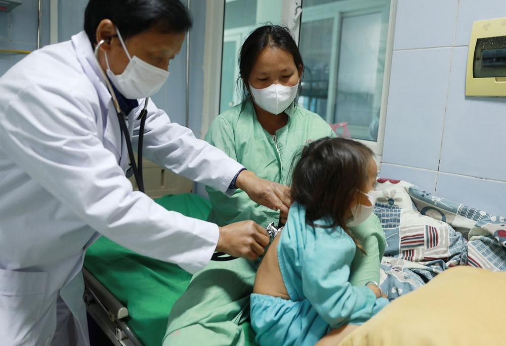 Các địa phương đẩy nhanh tiến độ tiêm vaccine phòng sởi cho trẻ