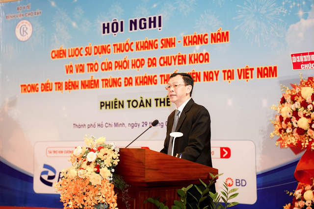 Thứ trưởng Bộ Y tế Nguyễn Tri Thức Tình trạng kháng thuốc đang trở thành vấn đề y tế cấp bách toàn cầu