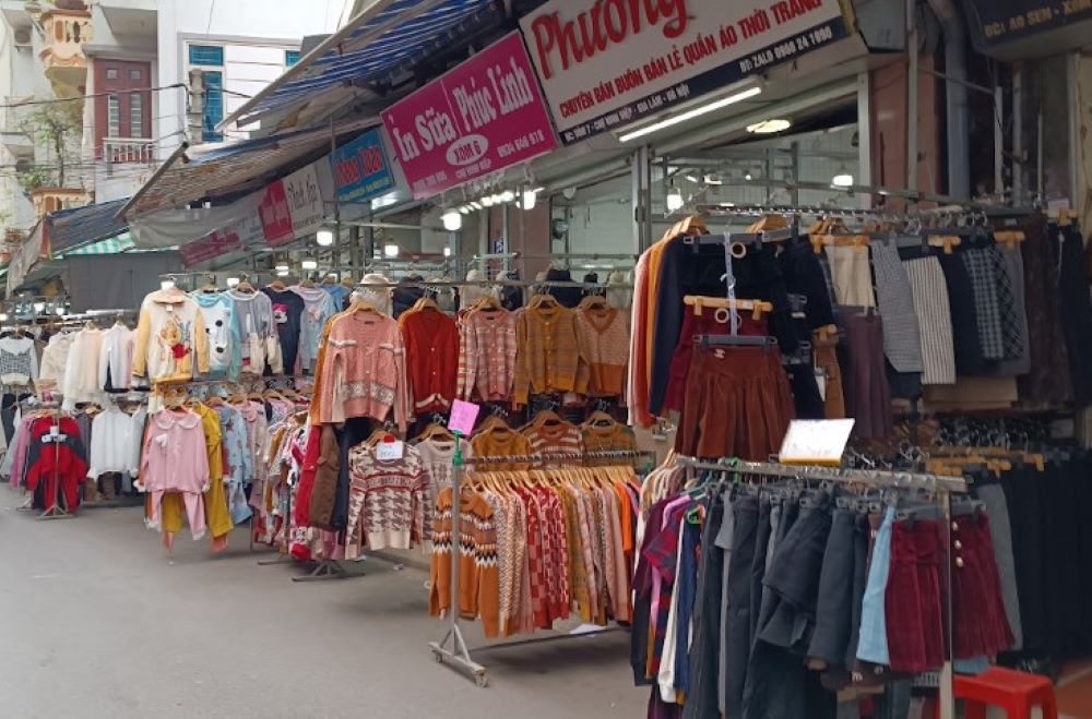 Hàng giả công khai ở chợ Ninh Hiệp Báo động đỏ cho công tác quản lý