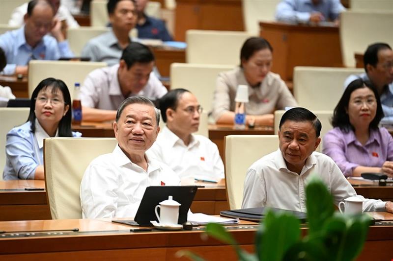 Quốc hội thông qua nghị quyết sắp xếp cấp tỉnh