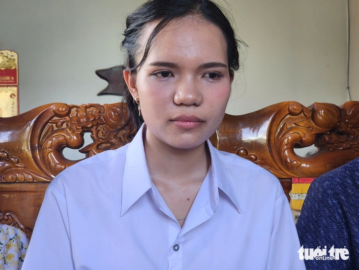 Nữ sinh học bằng tai và bằng trái tim gặt hai điểm 10 thi tốt nghiệp