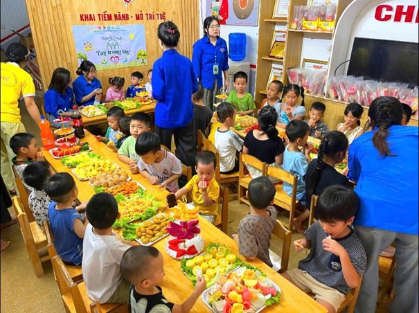 “Tay trong tay” nối nhịp yêu thương