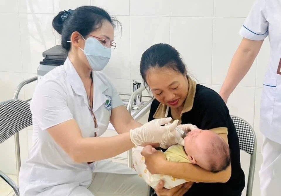 Loại vaccine đắt đỏ nay miễn phí cho trẻ sơ sinh trên cả nước