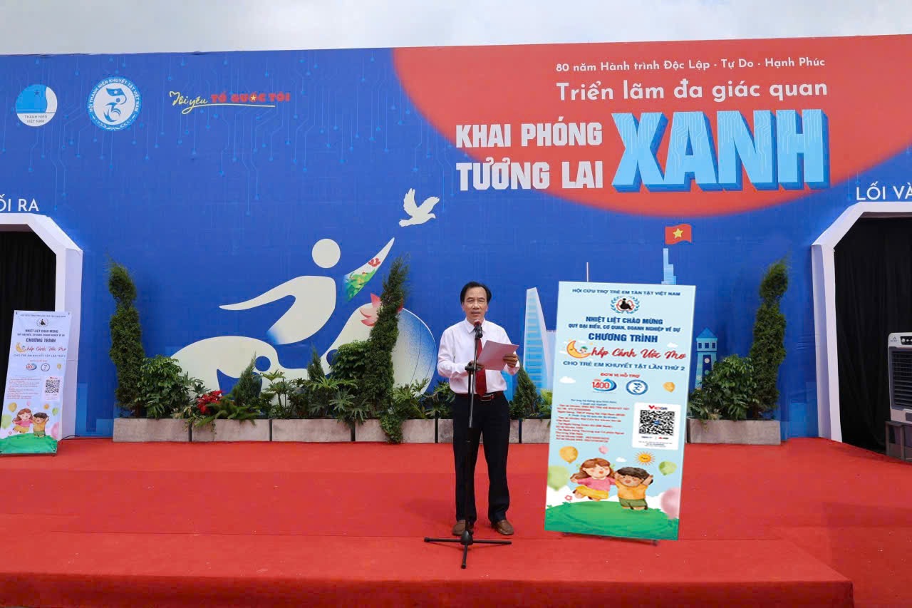 Những tấm lòng yêu thương lan tỏa “Chắp cách ước mơ cho trẻ em khuyết tật”