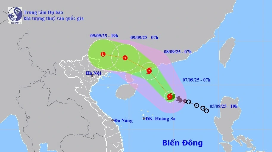 Bão số 7 giật cấp 11 đang trên vùng biển phía bắc Biển Đông