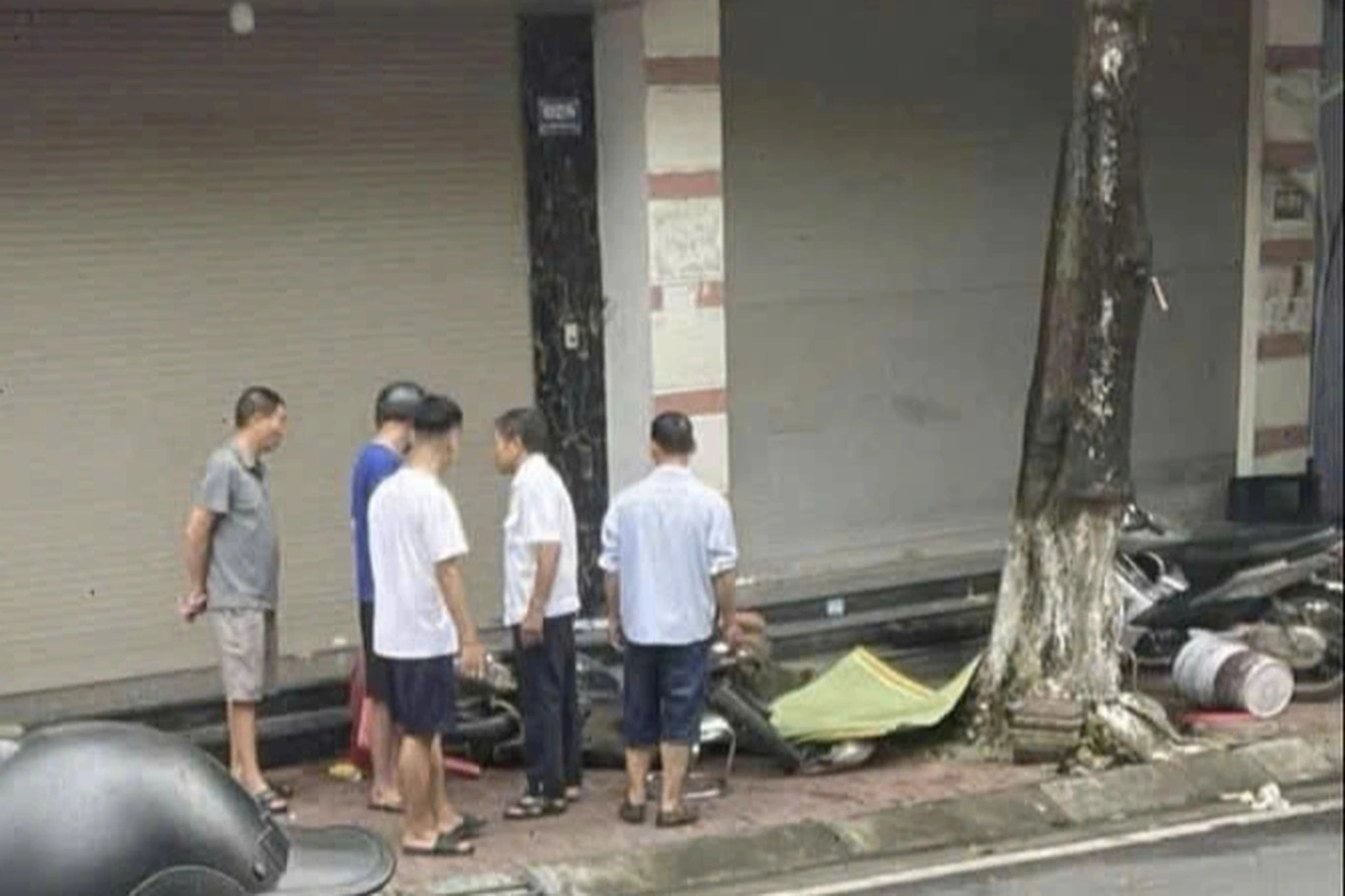 Bé trai 7 tuổi vặn tay ga xe máy gây tai nạn thương tâm