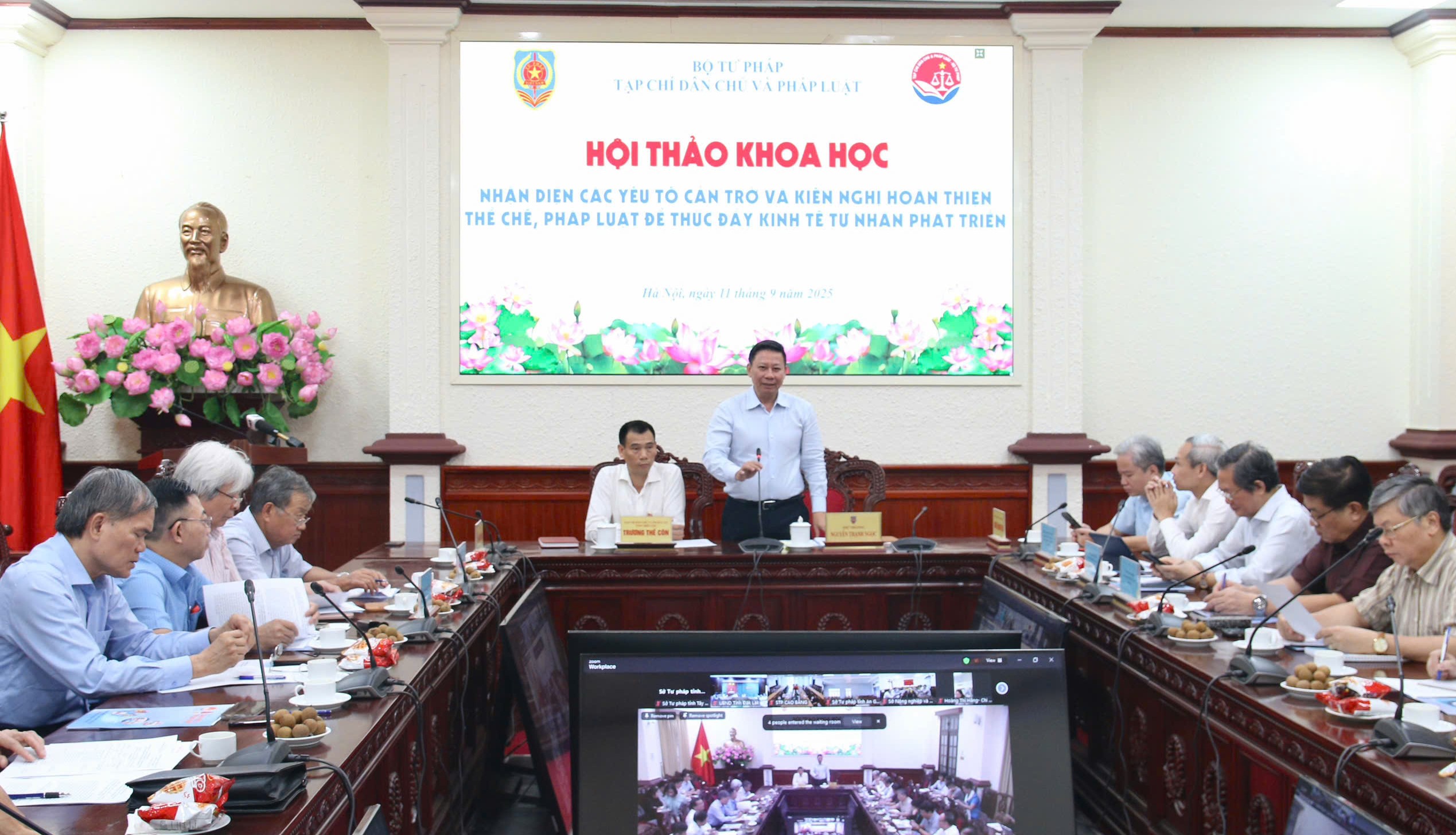 Xây dựng, hoàn thiện thể chế, pháp luật để thúc đẩy kinh tế tư nhân phát triển