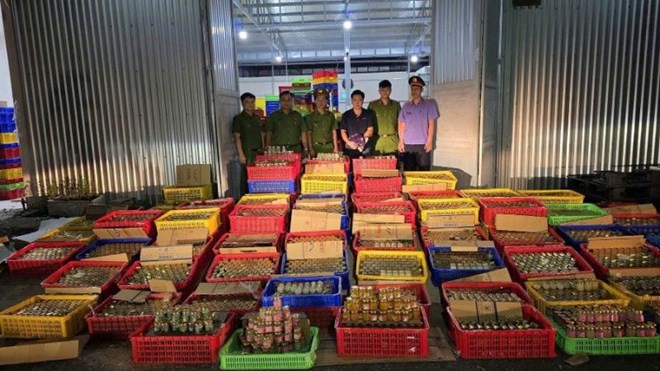 Bên trong xưởng sản xuất yến giả quy mô lớn vừa bị Công an TP Đà Nẵng đánh sập