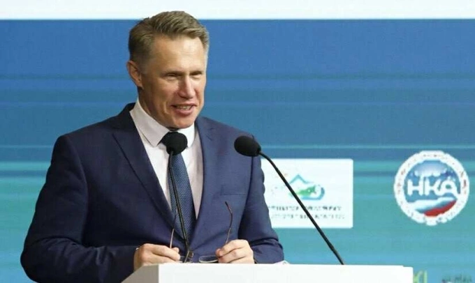 Bộ trưởng Y tế Nga cấp cứu hành khách trên chuyến bay tới Hà Nội