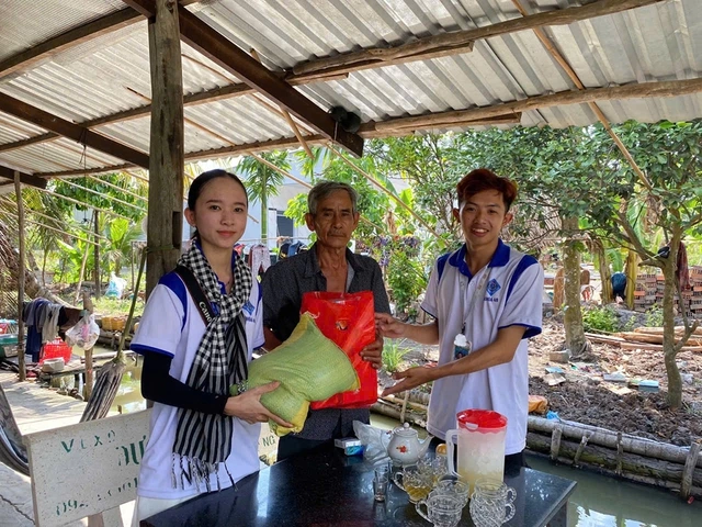 Bước ngoặt lớn cho nữ sinh nghèo