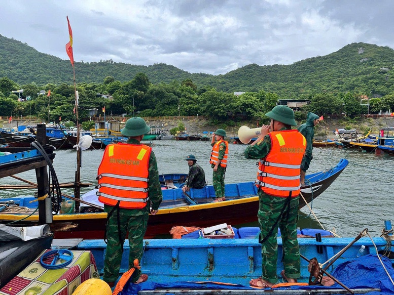 Thủ tướng Chính phủ chỉ đạo tập trung ứng phó bão số 10