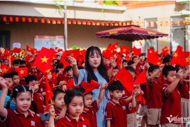 Bộ GD-ĐT Thiếu giáo viên ở mức báo động, từ mầm non tới phổ thông thiếu 102 000 người