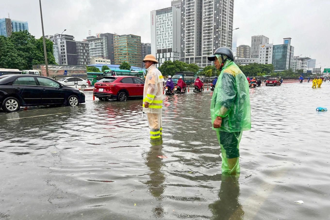 65 điểm úng ngập sâu tại Hà Nội