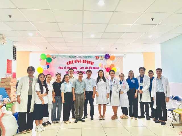 Trái tim yêu học trò của thầy giáo Sang