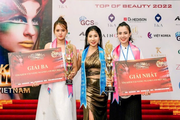 Master Uyên Lê – Từ tuổi 18 khởi nghiệp đến hành trình kiến tạo Học viện Amari Nail