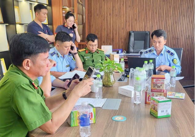 An Giang Kiểm tra đột xuất, thu giữ hơn 21 000 sản phẩm kém chất lượng