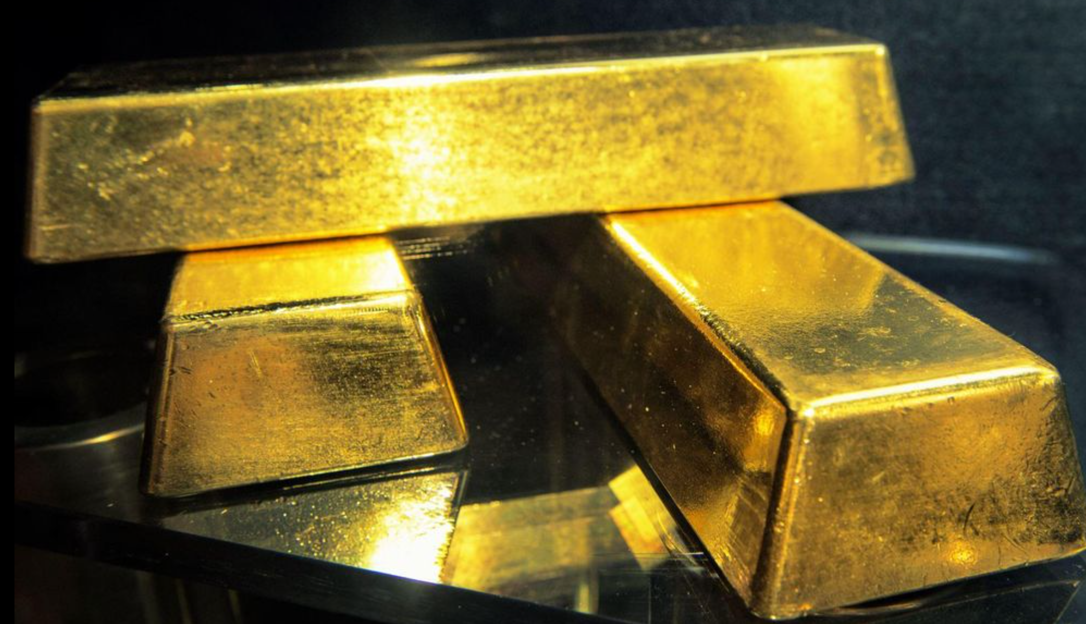 Giá vàng thế giới chạm mức cao nhất trong gần ba tuần