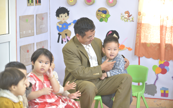 Những thầy giáo đứng lớp mầm non trên vùng cao Thanh Hóa