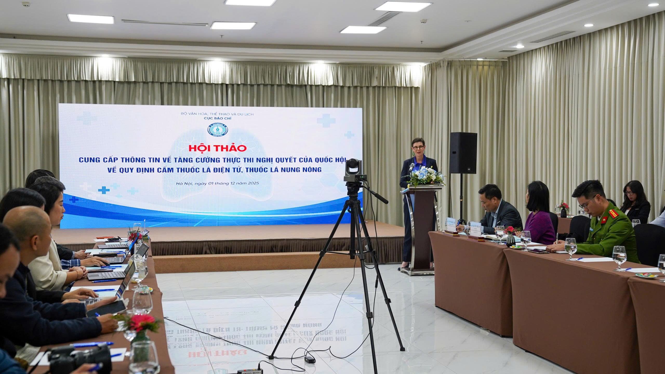 Nghiêm cấm thuốc lá điện tử, thuốc lá nung nóng