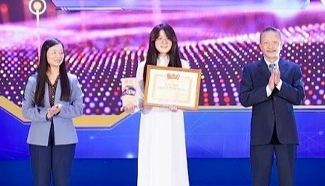 18 tuổi vượt nghịch cảnh, 21 tuổi chinh phục giải thưởng khoa học công nghệ Việt Nam