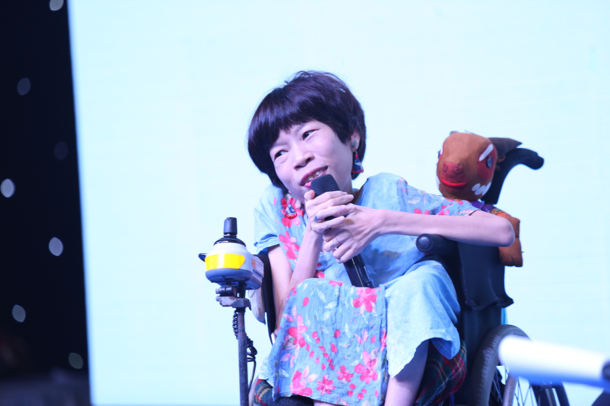 Từ cô gái teo cơ tủy sống đến nữ chủ tịch “truyền lửa” cho hàng ngàn người khuyết tật