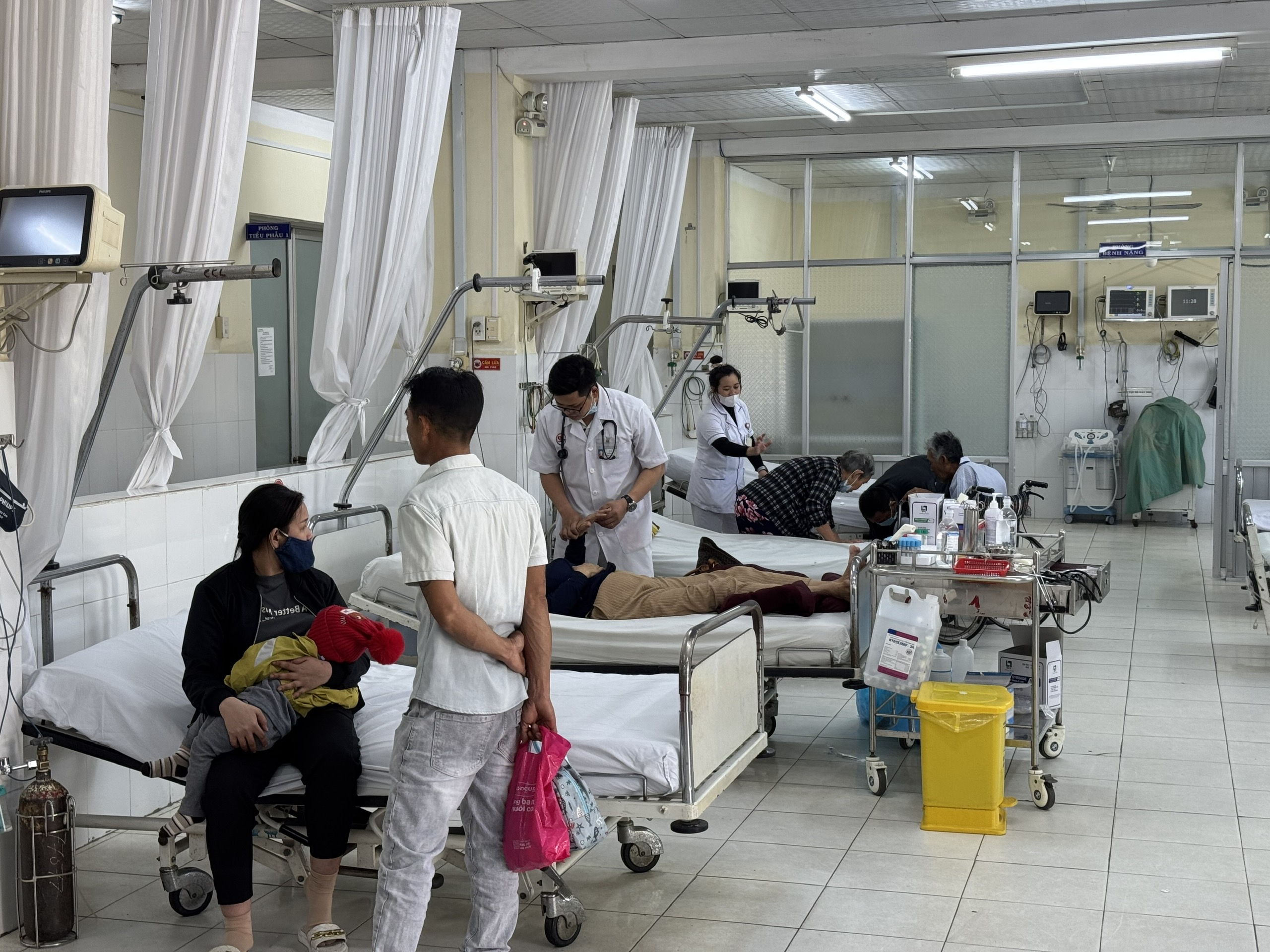 Miễn viện phí toàn dân - Mỗi người Việt đều được bảo vệ bằng tất cả những gì đất nước có thể